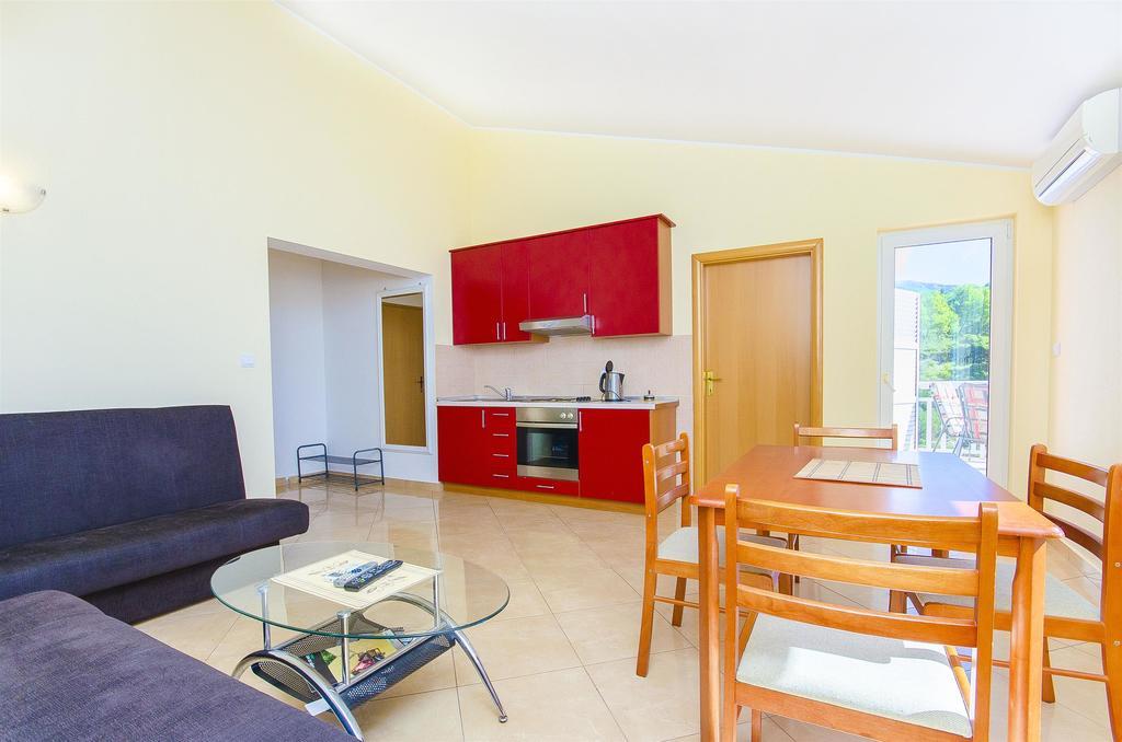 Apartments Seaview Tučepi Екстериор снимка